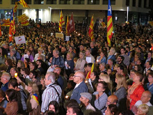 Concentració a la plaça de la Constitució en protesta per l'empresonament de Cuixart i Sánchez
