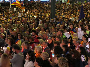 Concentració a la plaça de la Constitució en protesta per l'empresonament de Cuixart i Sánchez