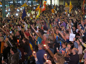 Concentració a la plaça de la Constitució en protesta per l'empresonament de Cuixart i Sánchez