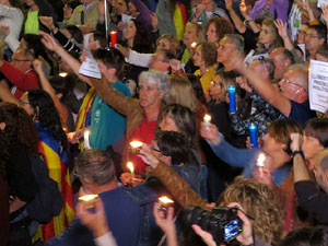 Concentració a la plaça de la Constitució en protesta per l'empresonament de Cuixart i Sánchez