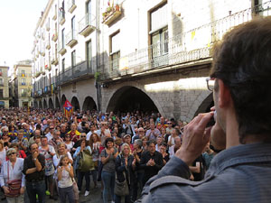 Concentraci&oacute; a la pla&ccedil;a del Vi i manifestaci&oacute; 'Cap pas enrere'