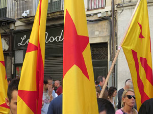 Concentraci&oacute; a la pla&ccedil;a del Vi i manifestaci&oacute; 'Cap pas enrere'
