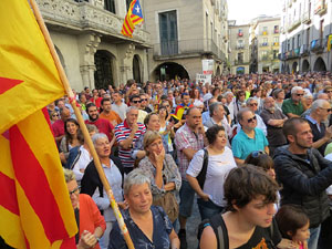Concentraci&oacute; a la pla&ccedil;a del Vi i manifestaci&oacute; 'Cap pas enrere'