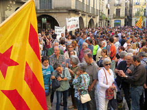 Concentraci&oacute; a la pla&ccedil;a del Vi i manifestaci&oacute; 'Cap pas enrere'