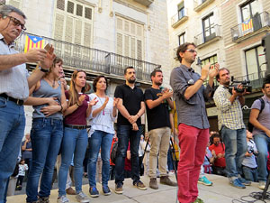 Concentraci&oacute; a la pla&ccedil;a del Vi i manifestaci&oacute; 'Cap pas enrere'