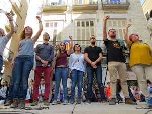 Concentraci&oacute; a la pla&ccedil;a del Vi i manifestaci&oacute; 'Cap pas enrere'