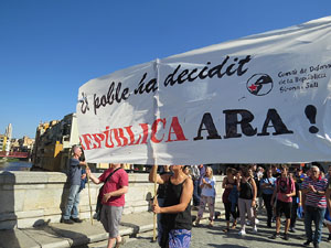 Concentraci&oacute; a la pla&ccedil;a del Vi i manifestaci&oacute; 'Cap pas enrere'
