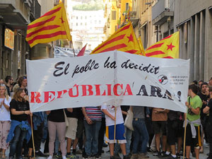 Concentraci&oacute; a la pla&ccedil;a del Vi i manifestaci&oacute; 'Cap pas enrere'