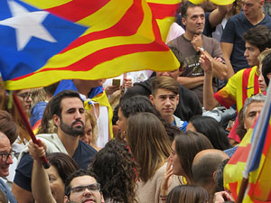 Manifestaci&oacute; 'Els col&middot;legis, sempre nostres!' davant la seu de la Generalitat de Catalunya