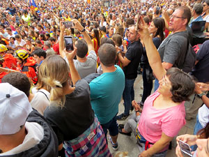 Manifestaci&oacute; 'Els col&middot;legis, sempre nostres!' davant la seu de la Generalitat de Catalunya