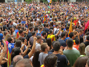 Manifestaci&oacute; 'Els col&middot;legis, sempre nostres!' davant la seu de la Generalitat de Catalunya