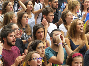 Manifestaci&oacute; 'Els col&middot;legis, sempre nostres!' davant la seu de la Generalitat de Catalunya
