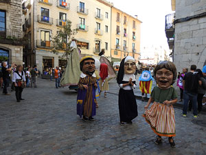 Marat&oacute; per la democr&agrave;cia. Cercavila dels gegants i capgrossos de Girona