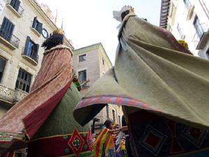 Marat&oacute; per la democr&agrave;cia. Cercavila dels gegants i capgrossos de Girona