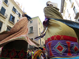 Marat&oacute; per la democr&agrave;cia. Cercavila dels gegants i capgrossos de Girona