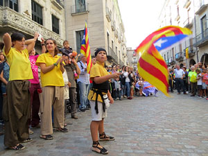 Marat&oacute; per la democr&agrave;cia. Cercavila dels gegants i capgrossos de Girona