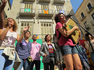 Marat&oacute; per la democr&agrave;cia. Concentraci&oacute; i parlaments a la pla&ccedil;a del Vi