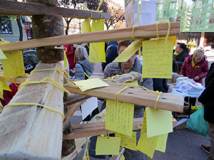 Nadal 2017. L'Arbre dels desitjos de Llibertat a la plaça Miquel de Palol