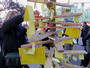Nadal 2017. L'Arbre dels desitjos de Llibertat a la plaça Miquel de Palol