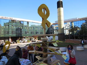 Nadal 2017. L'Arbre dels desitjos de Llibertat a la plaça Miquel de Palol