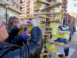Nadal 2017. L'Arbre dels desitjos de Llibertat a la plaça Miquel de Palol