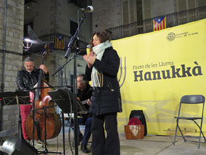 Nadal 2017. Encesa de les llums de Hanukk&agrave; a la pla&ccedil;a del Vi