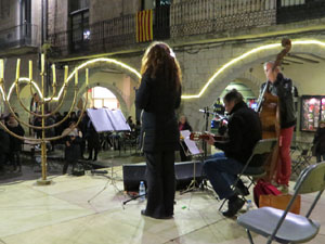 Nadal 2017. Encesa de les llums de Hanukk&agrave; a la pla&ccedil;a del Vi