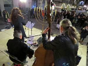 Nadal 2017. Encesa de les llums de Hanukk&agrave; a la pla&ccedil;a del Vi