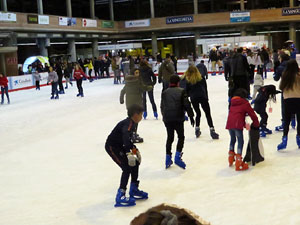 Nadal 2017. Pista de gel i tobogan a Fira de Girona