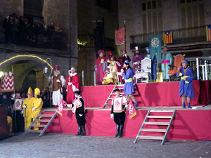 La Cavalcada de Reis 2018. Arribada del seguici a la pla&ccedil;a del Vi