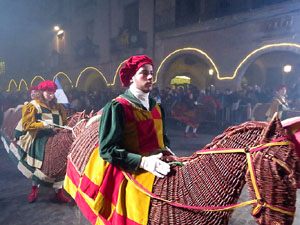 La Cavalcada de Reis 2018. Arribada del seguici a la pla&ccedil;a del Vi