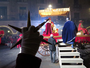 La Cavalcada de Reis 2018. Arribada del seguici a la pla&ccedil;a del Vi