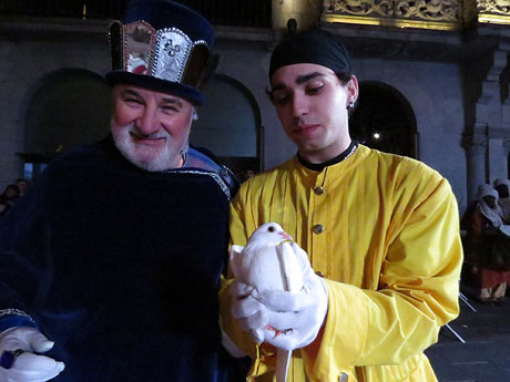 La Cavalcada de Reis 2018. Rebuda del seguici a la plaça del Vi