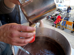 Nadal 2016. La xocolatada del Mercat del Lle&oacute; la vig&iacute;lia de Nadal