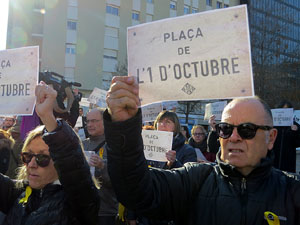 Canvi de nom de la plaça Constitució per plaça de l'1 d'octubre