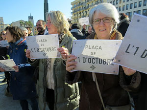 Canvi de nom de la plaça Constitució per plaça de l'1 d'octubre