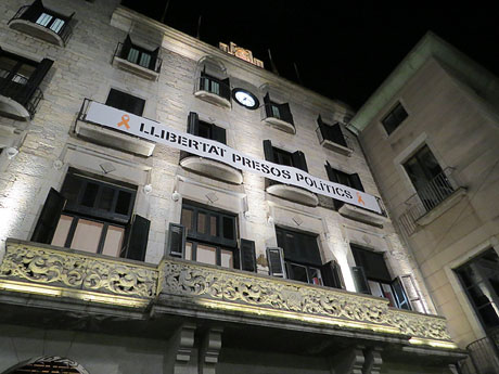 'R' de república. Acte per commemorar el primer mes de la proclamació de la República, a la plaça del Vi