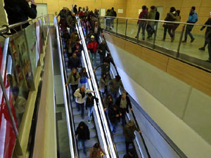 Vaga general 8 de novembre. Tall de les vies del TGV a Girona