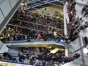 Vaga general 8 de novembre. Tall de les vies del TGV a Girona