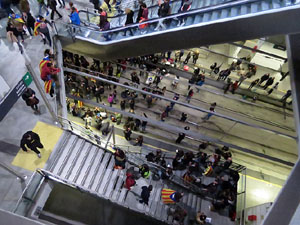 Vaga general 8 de novembre. Tall de les vies del TGV a Girona
