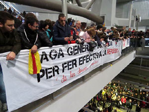 Vaga general 8 de novembre. Tall de les vies del TGV a Girona