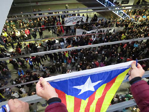 Vaga general 8 de novembre. Tall de les vies del TGV a Girona