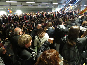 Vaga general 8 de novembre. Tall de les vies del TGV a Girona