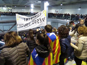 Vaga general 8 de novembre. Tall de les vies del TGV a Girona