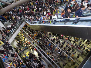 Vaga general 8 de novembre. Tall de les vies del TGV a Girona