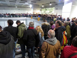 Vaga general 8 de novembre. Tall de les vies del TGV a Girona