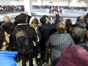 Vaga general 8 de novembre. Tall de les vies del TGV a Girona