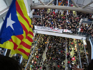 Vaga general 8 de novembre. Tall de les vies del TGV a Girona