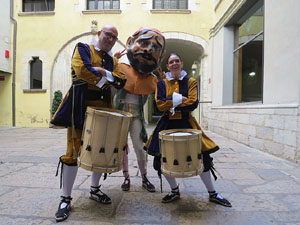 Toc de rams. Canvi dels rams de flors de les gegantes de Girona