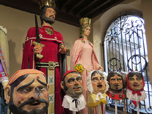 Toc de rams. Canvi dels rams de flors de les gegantes de Girona